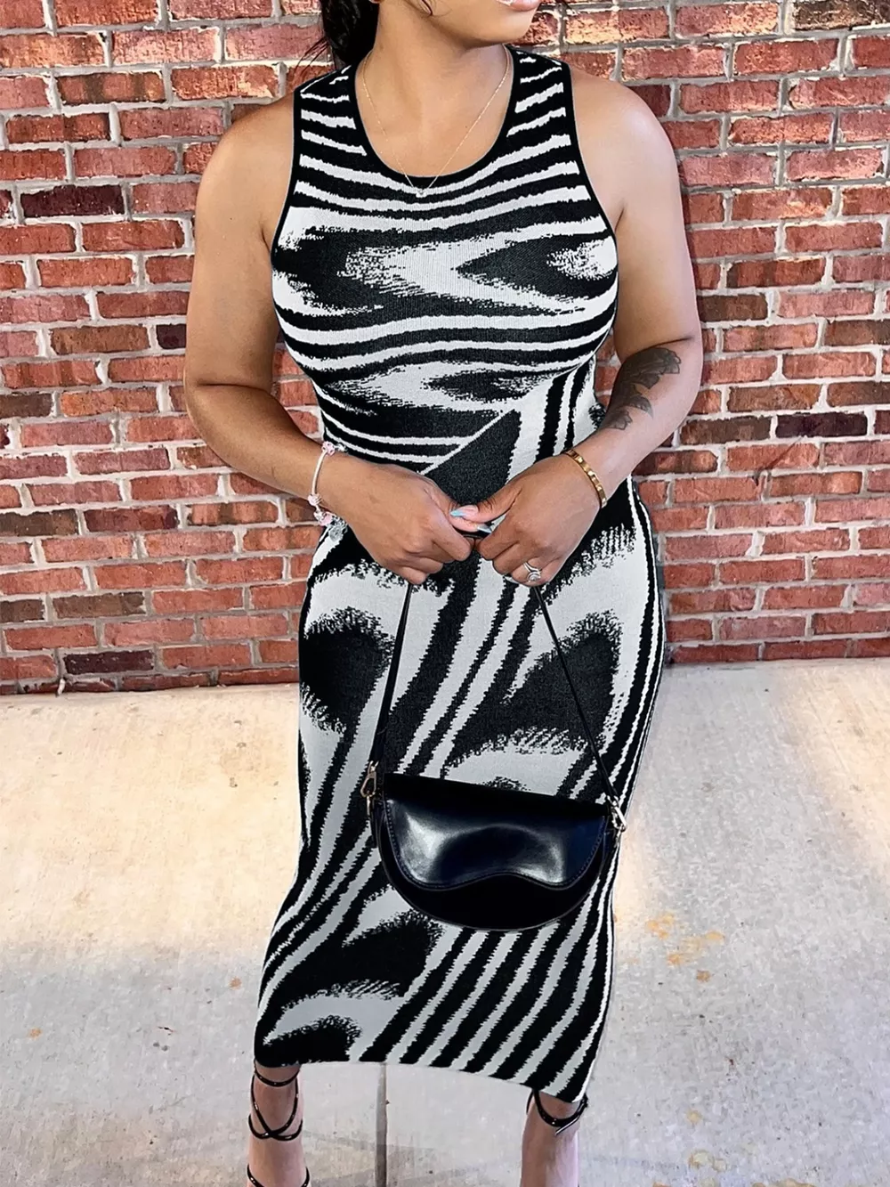Plus Size Sleeveless Bodycon Maxi Dress with Abstract Print, image 8