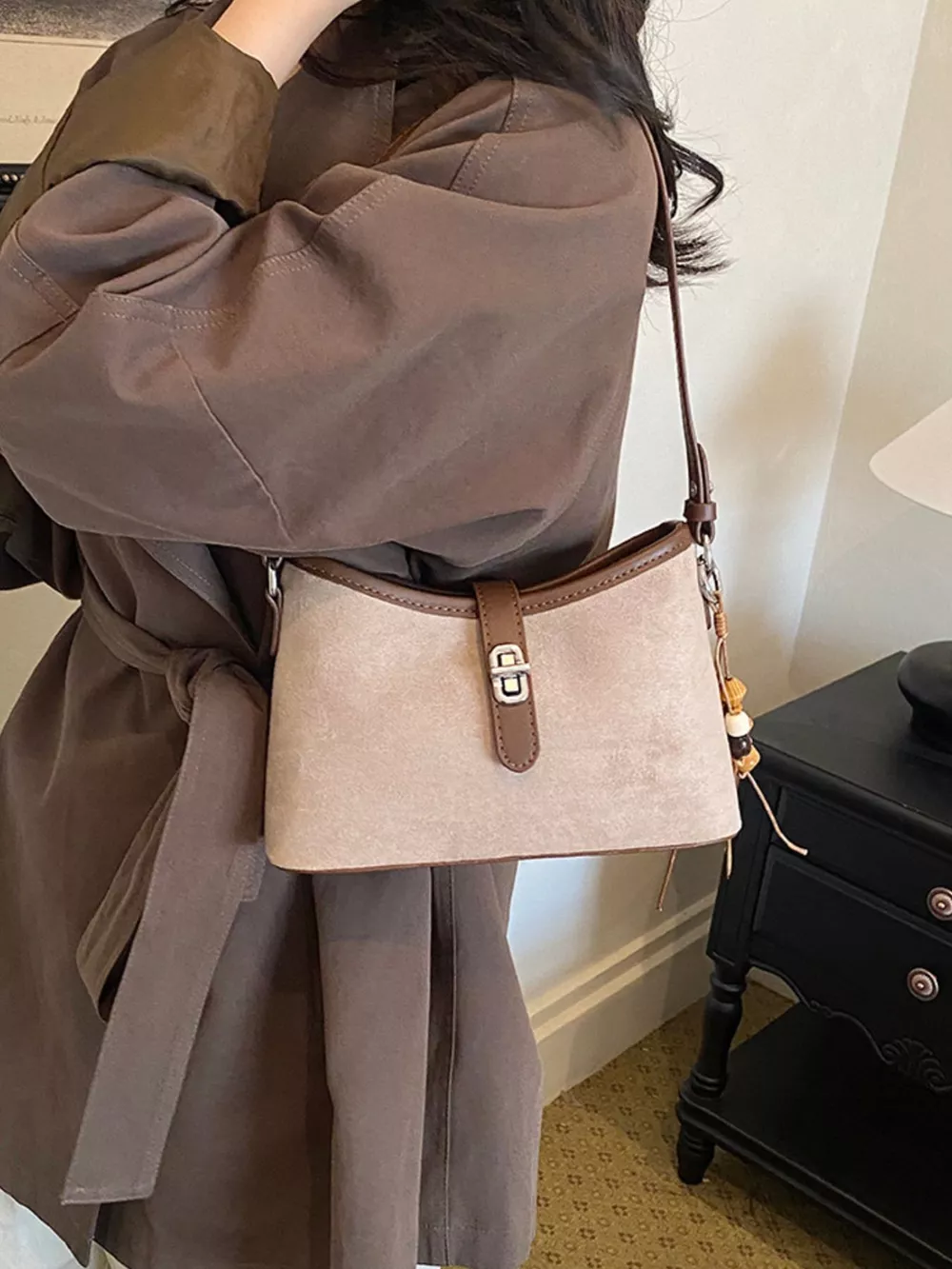 Vintage Buckle Detail Shoulder Bag, image 16