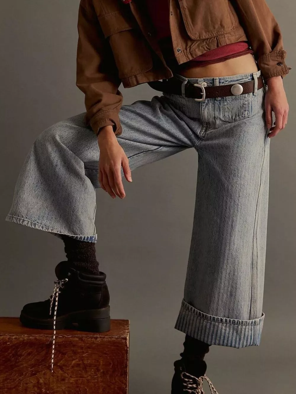 Wide-Leg Cropped Jeans, image 10
