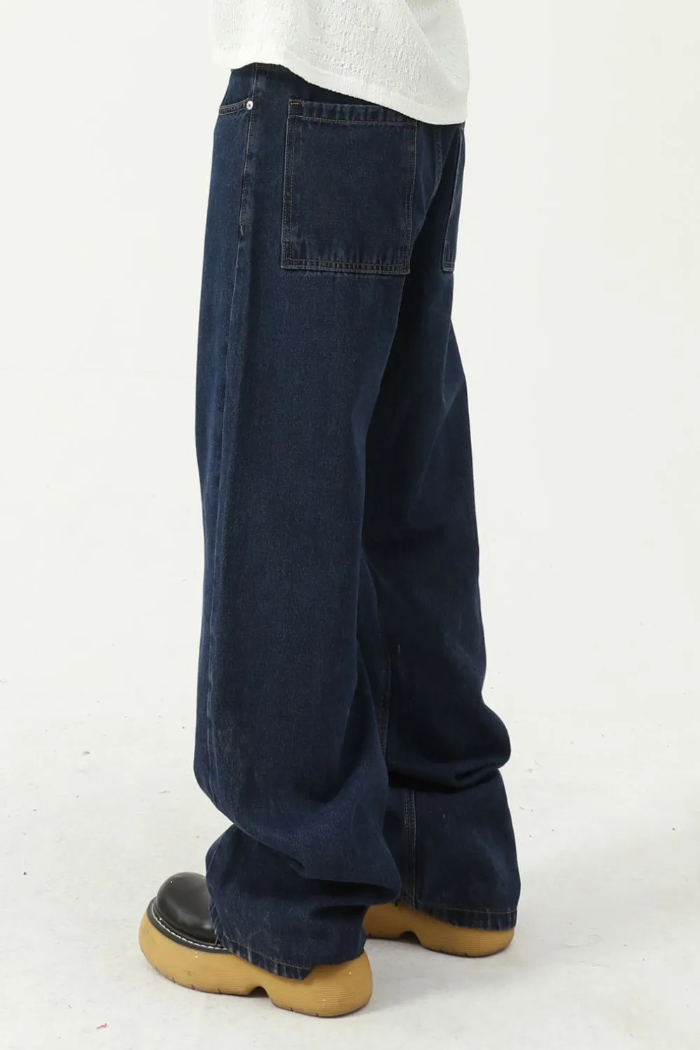 Mid Rise Jeans with Pockets
