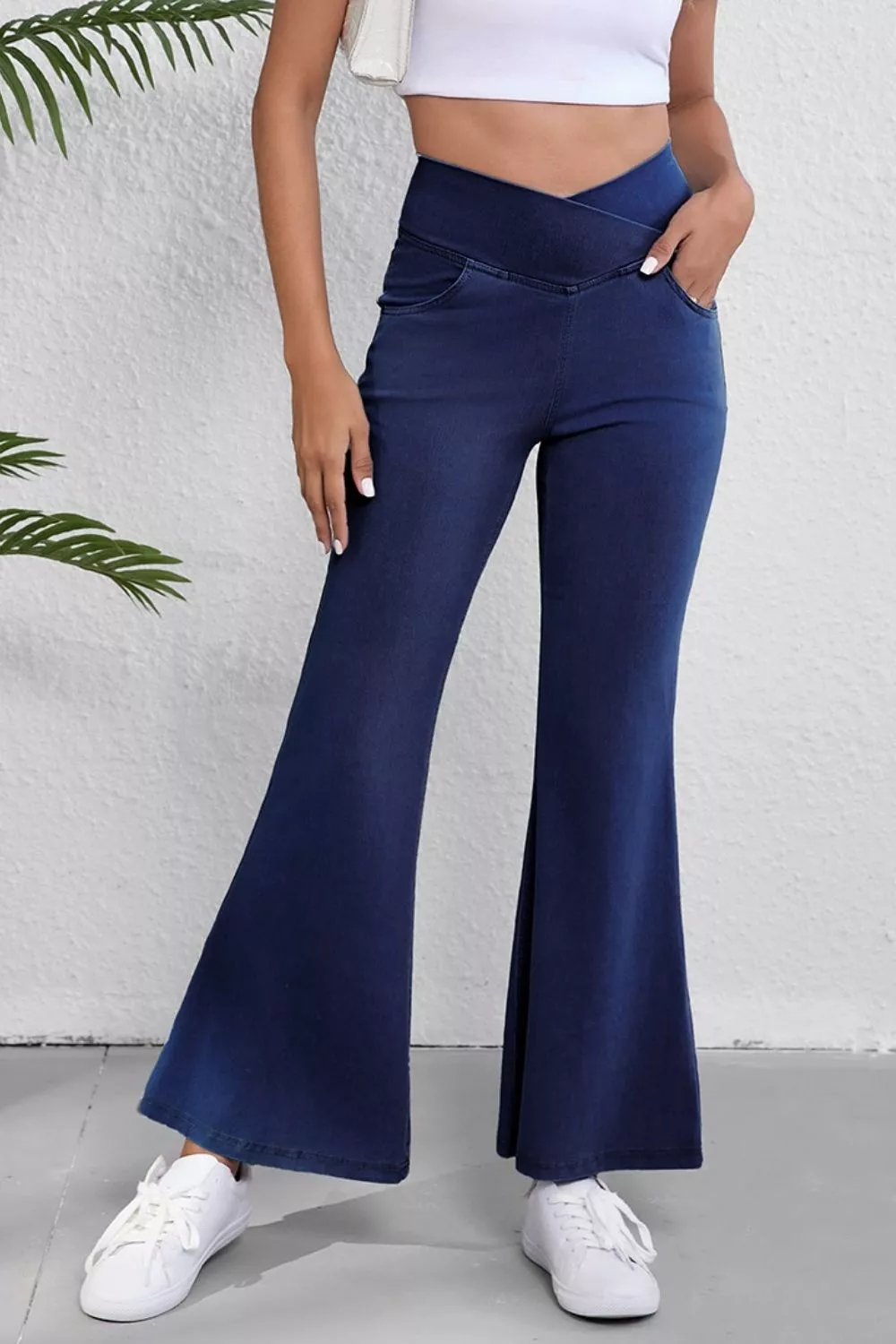 High-Waisted Flare Jeans, image 7