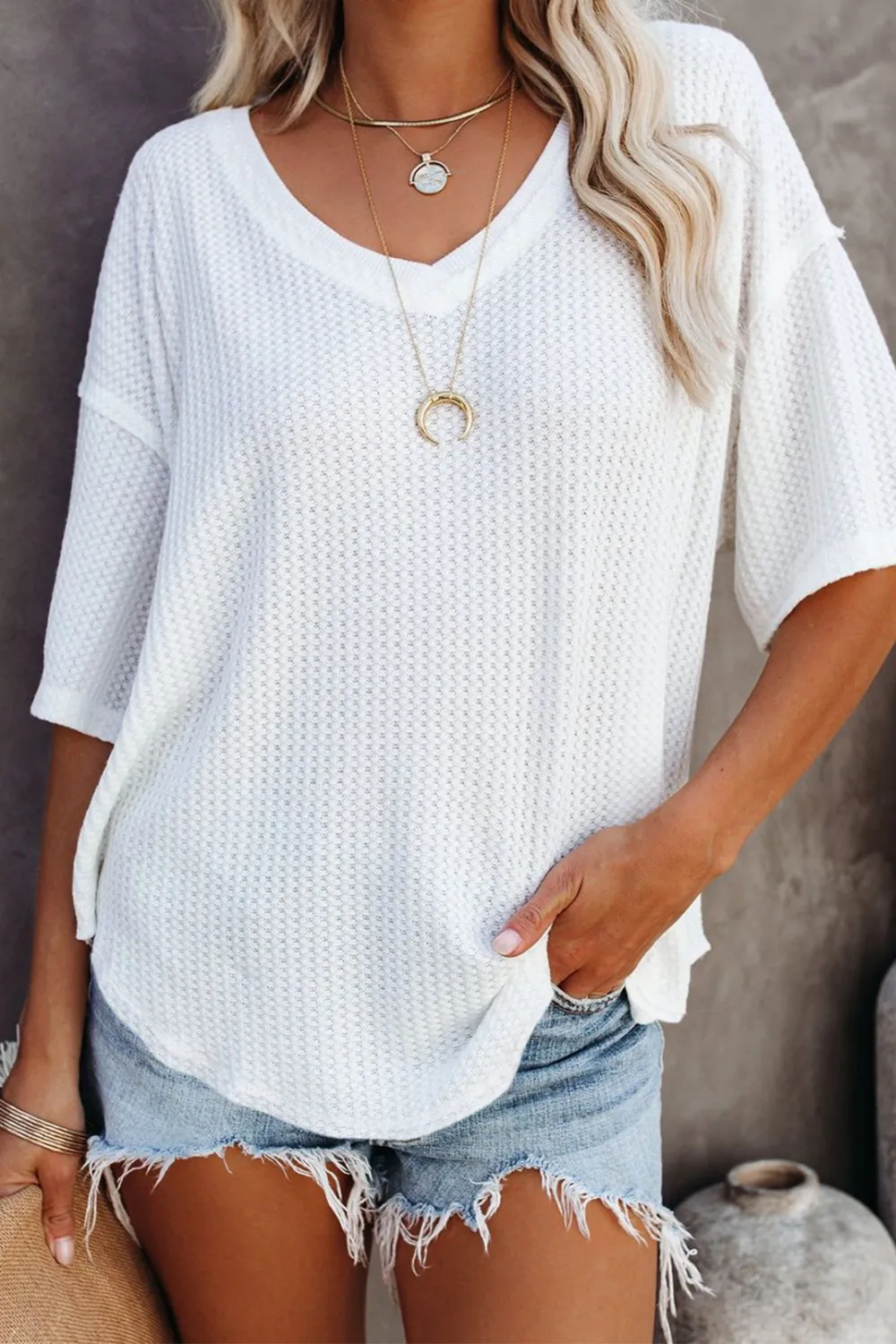 Exposed Seam Half Sleeve Knitted V Neck Textured Top