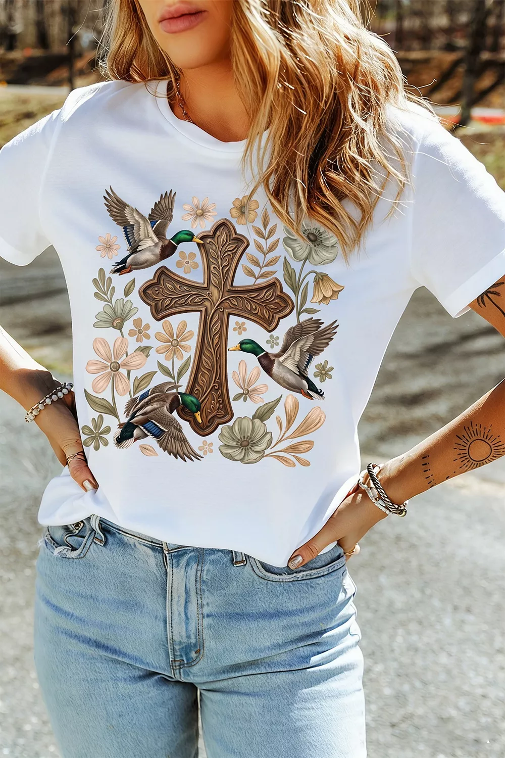 Full Size Mallard Cross Floral Graphic Casual T Shirt Plus Size, image 2