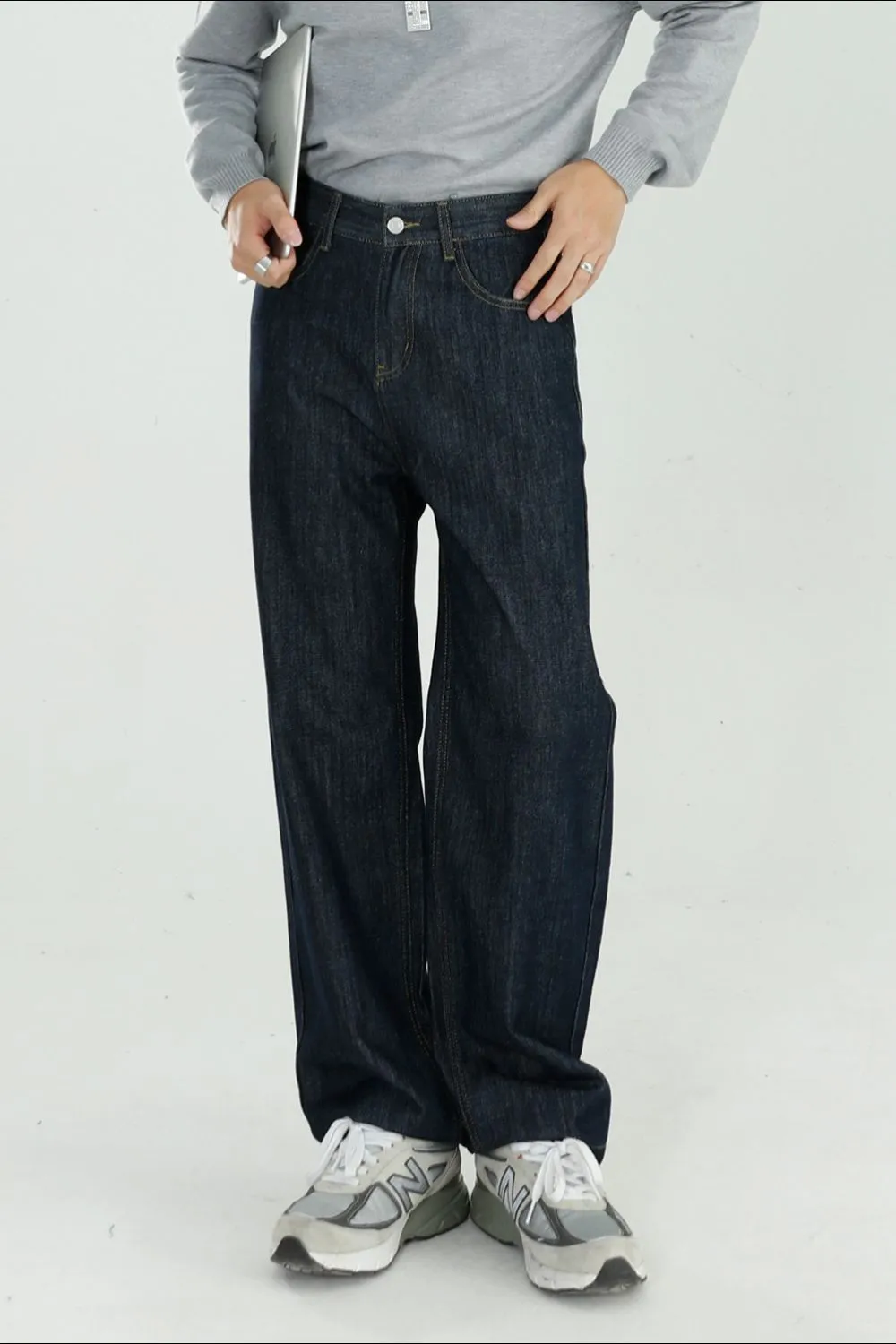 Mid Rise Jeans with Pockets, image 2