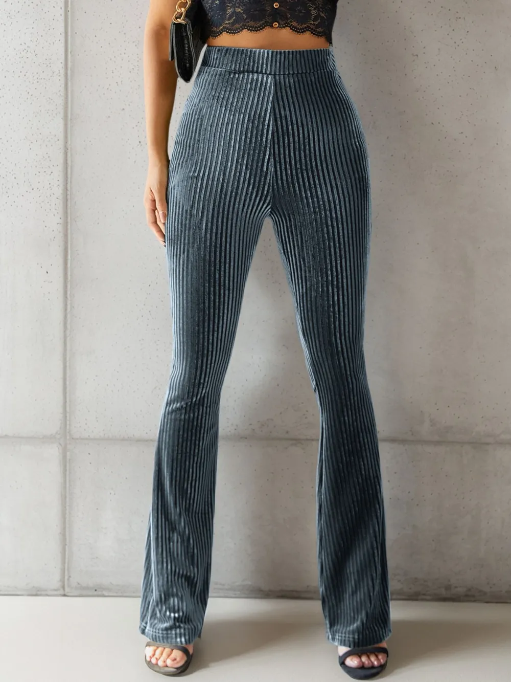 High-Waisted Ribbed Velvet Flare Pants, image 4