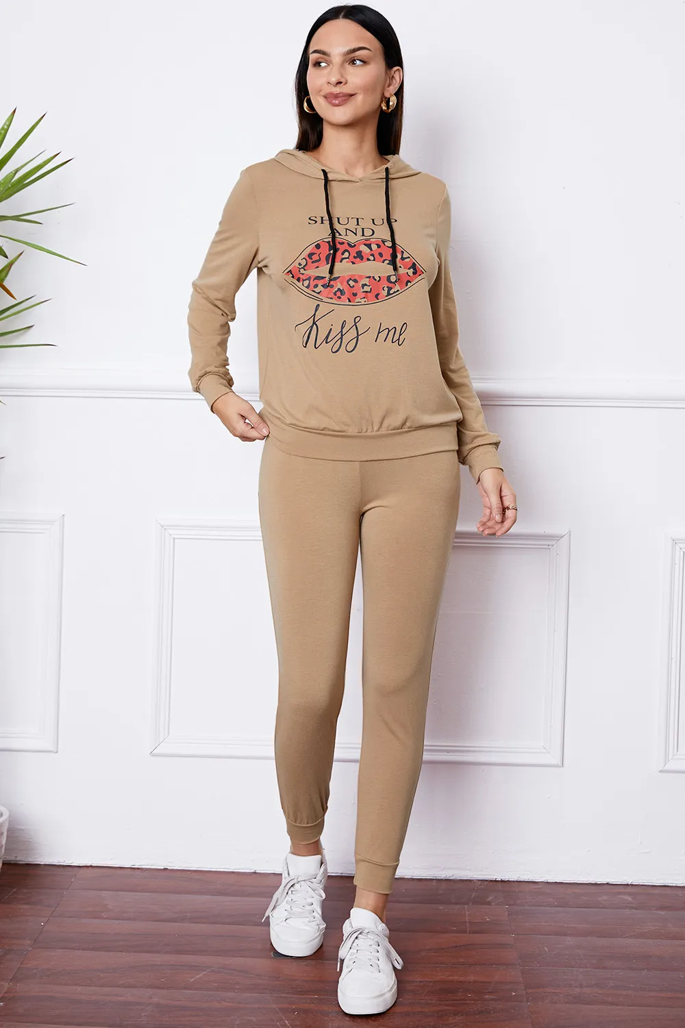 SHUT UP AND KISS ME Lip Graphic Hooded Top and Drawstring Pants Set, image 3
