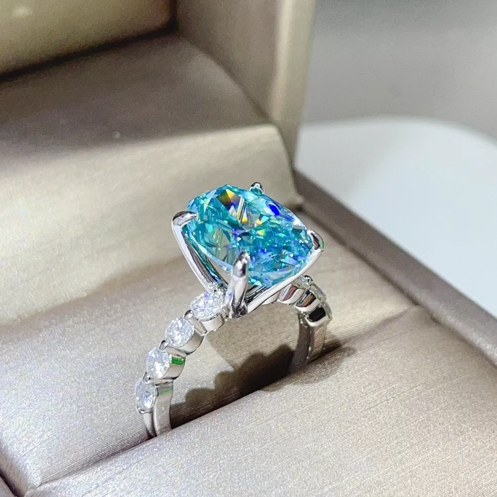 10 Carat 925 Sterling Silver Moissanite Oval Ring, image 3