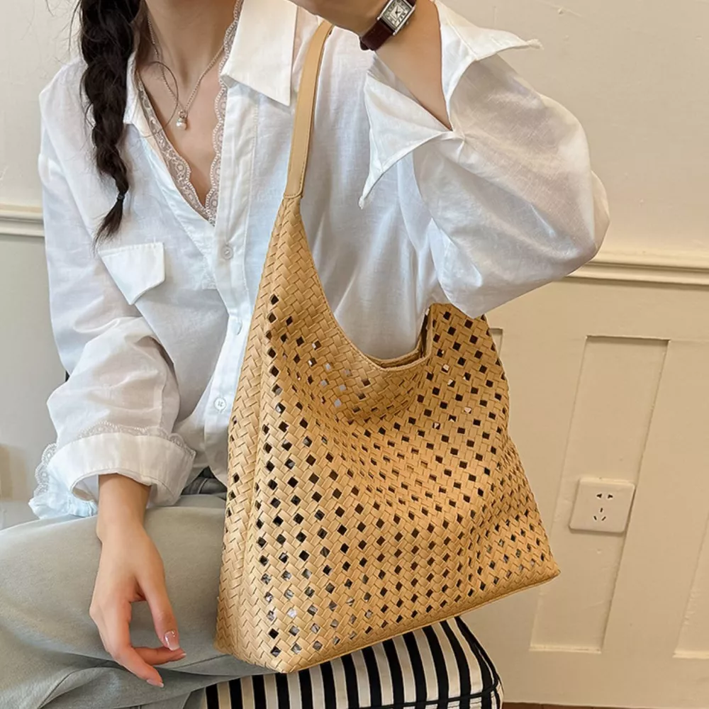 Cutout Shoulder Bag, image 4