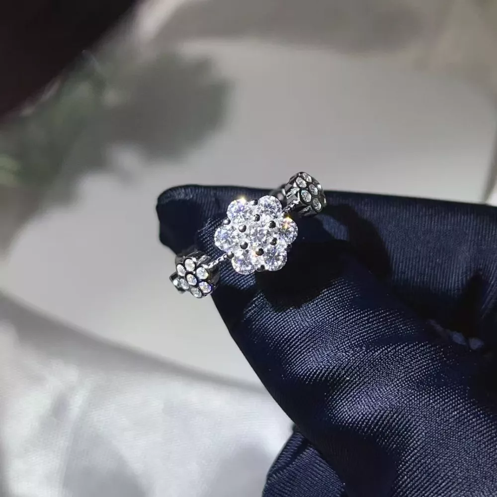 925 Sterling Silver Moissanite Flower Ring