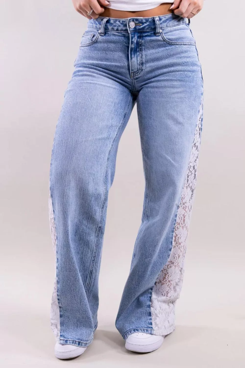 Lace-Paneled Wide-Leg Jeans, image 4