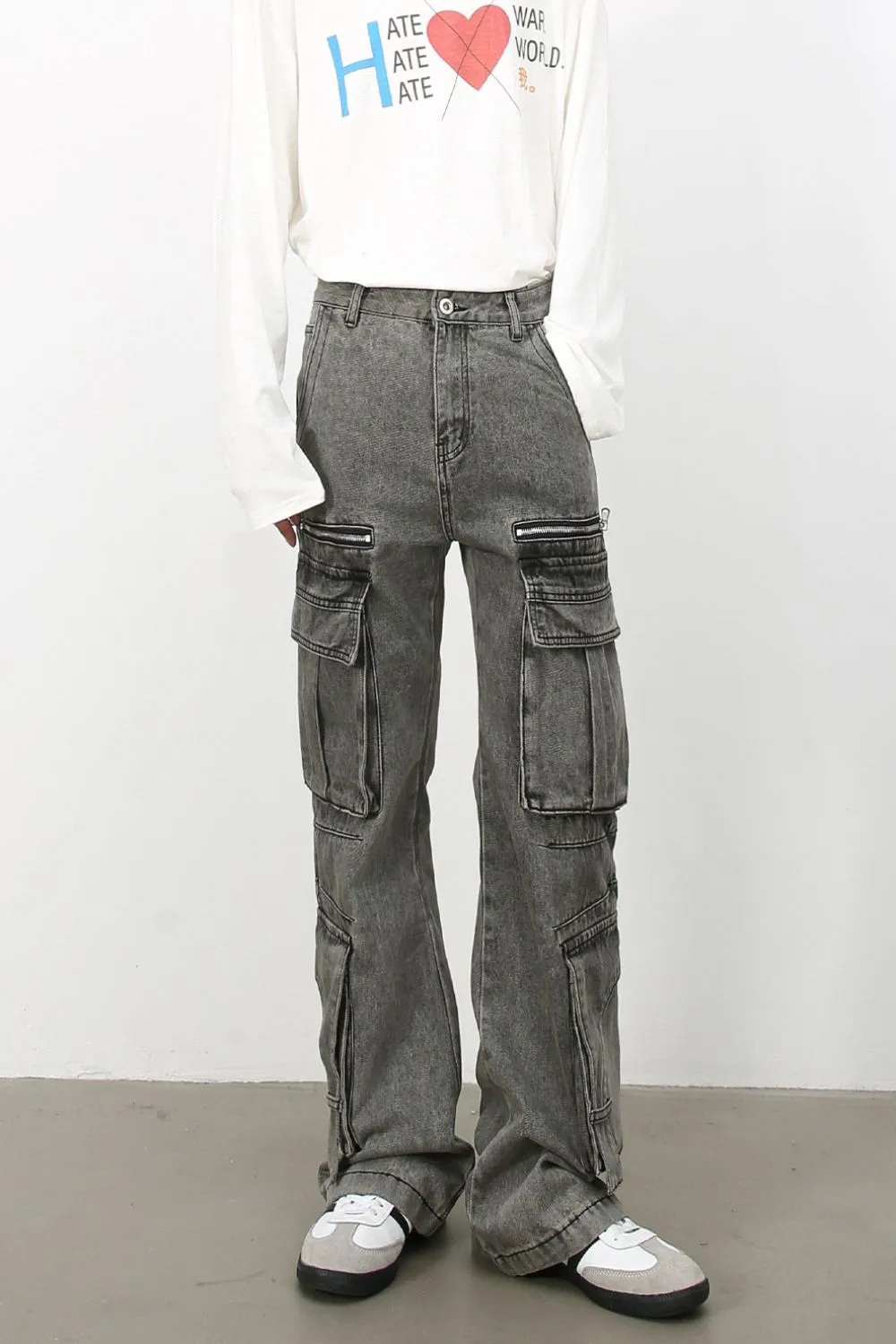 Men's Mid Rise Jeans with Cargo Pockets, image 3