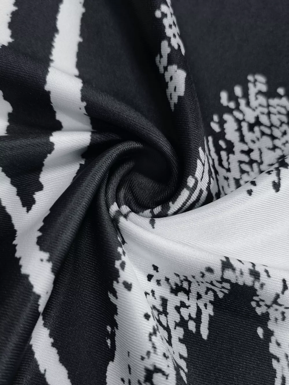 Plus Size Sleeveless Bodycon Maxi Dress with Abstract Print, image 9