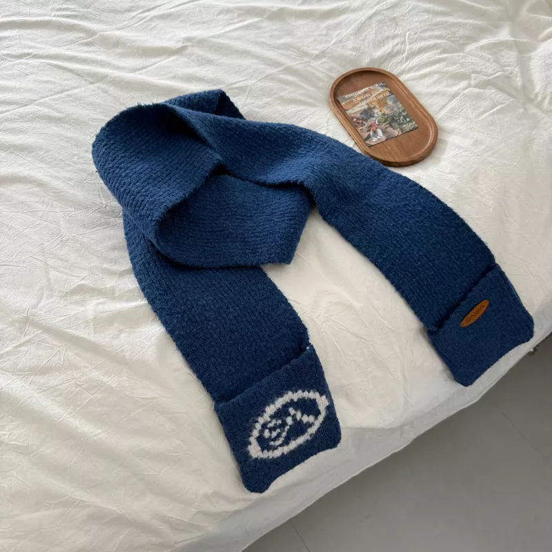 Cute Knitted Scarf with Pockets