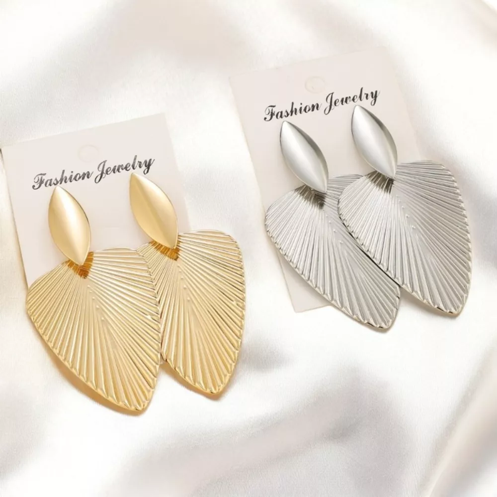 Alloy Textured Earrings, image 2
