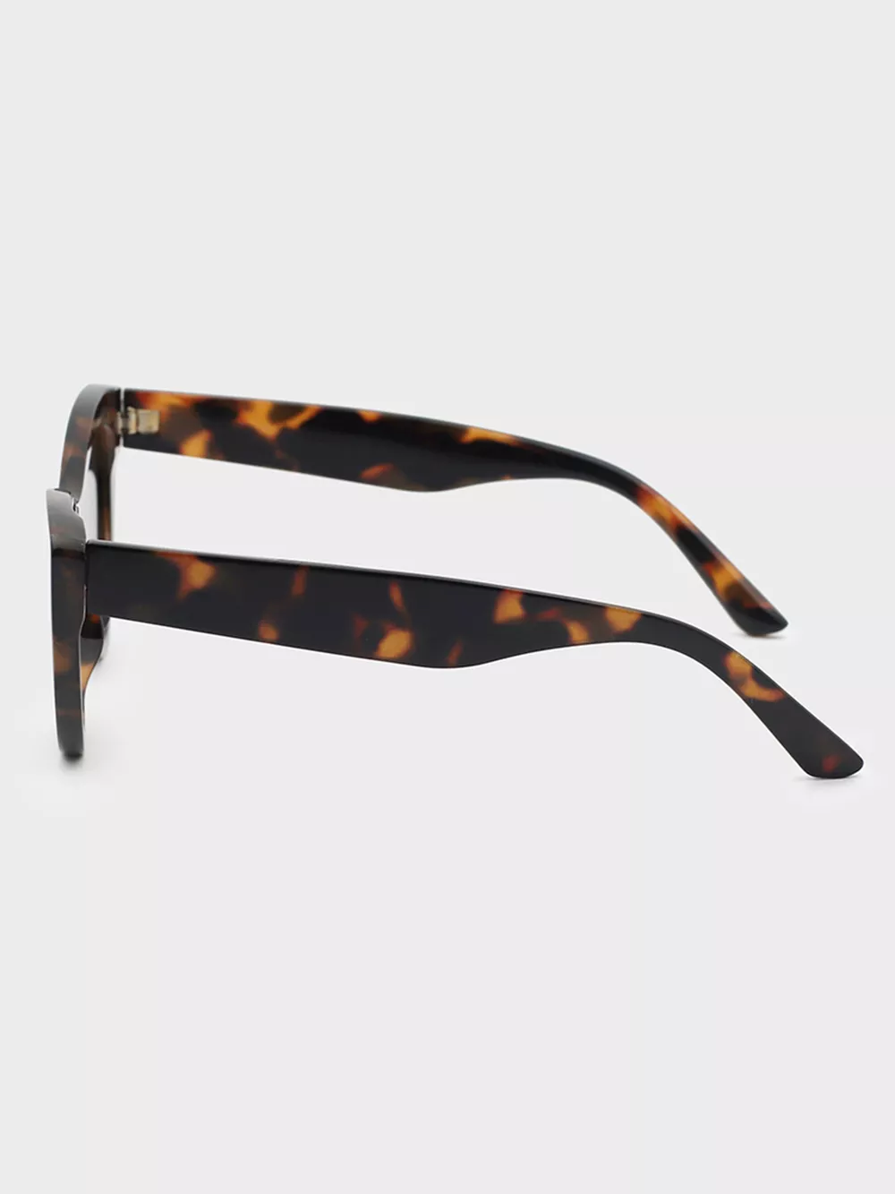 Chic Cat-Eye Sunglasses, image 4