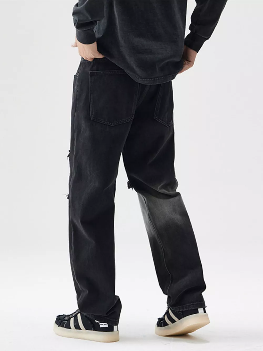 Men's Distressed Loose Fit Jeans, image 3