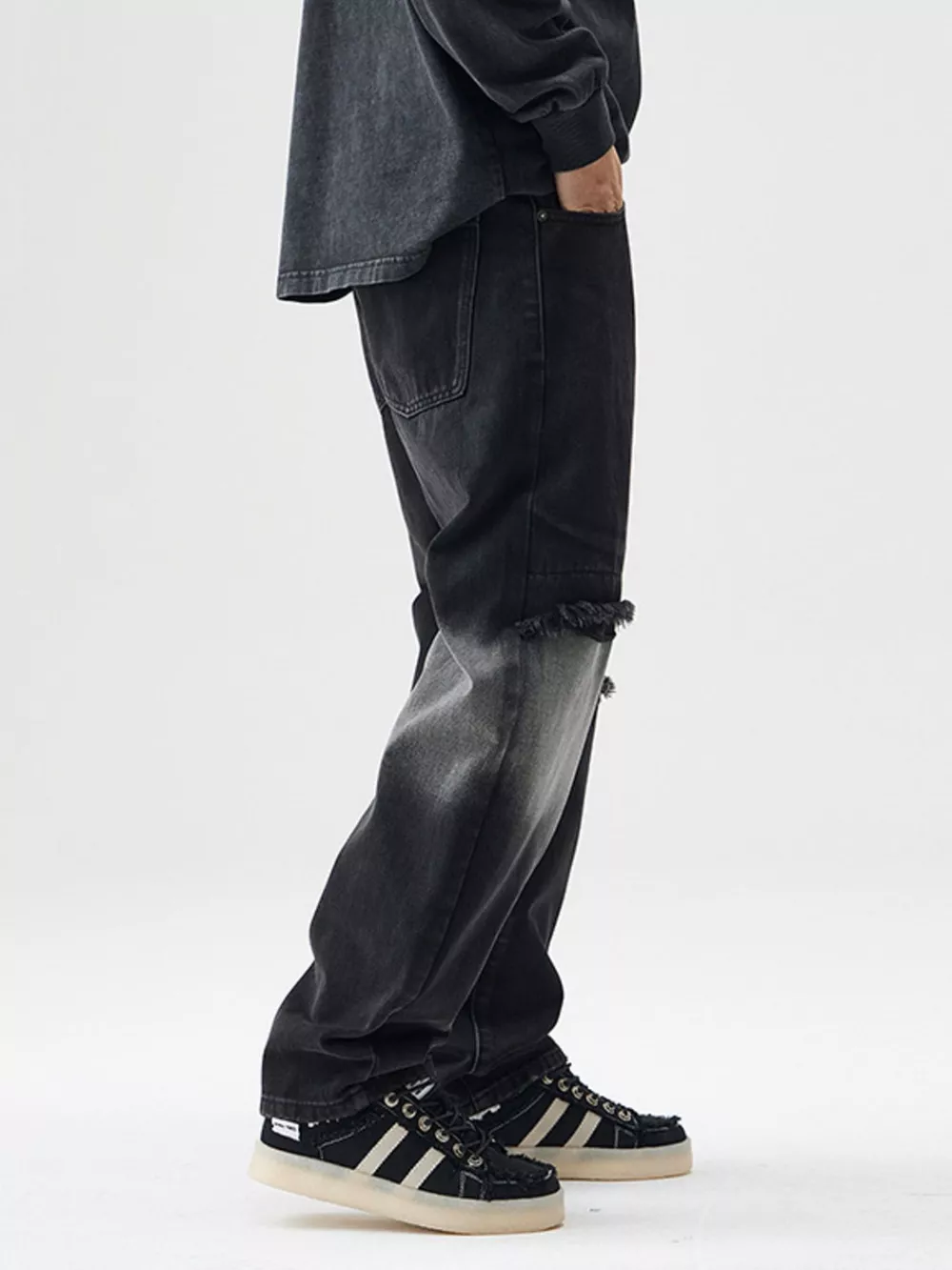 Men's Distressed Loose Fit Jeans, image 4
