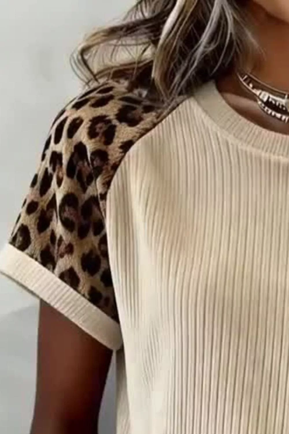 Ribbed Color Block Leopard Contrast Sleeve Loose Tee, image 2