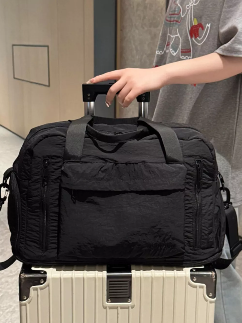 Lightweight Travel Bag with Shoulder Strap, image 5