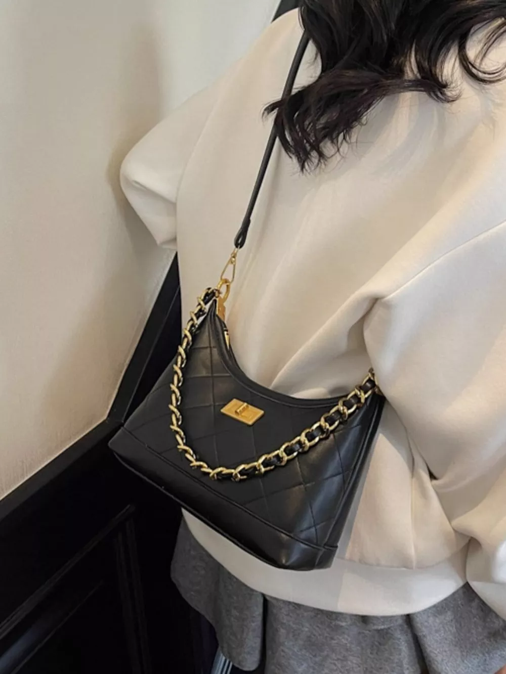 Chic Quilted Chain Shoulder Bag, image 5