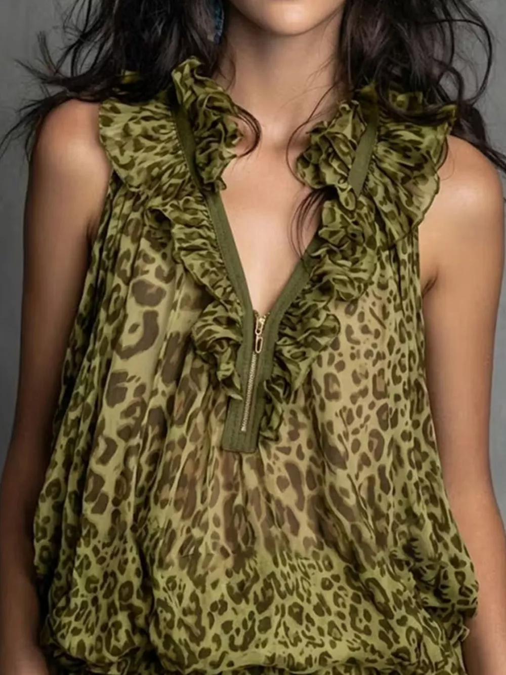 Full Size Leopard Quarter Zip Sleeveless Top Plus Size, image 5