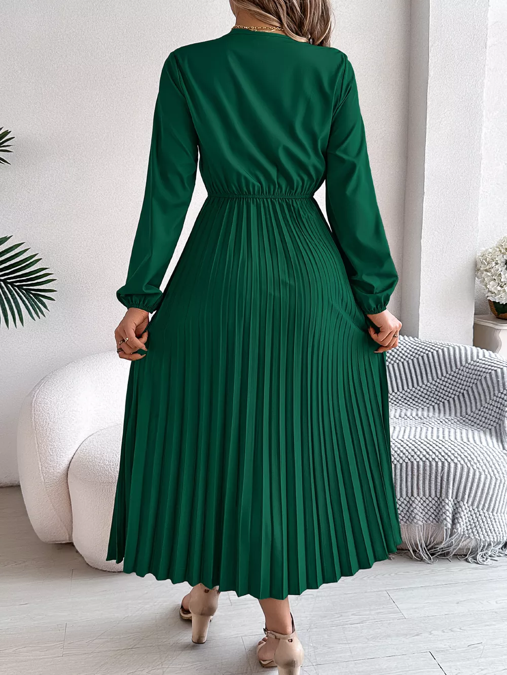 Lace Detail V-Neck Pleated Dress, image 7