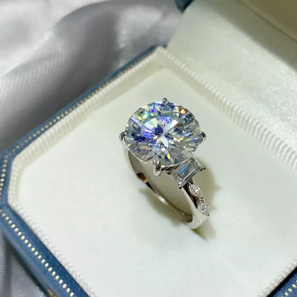 8 Carat Moissanite 925 Sterling Silver Ring, image 2