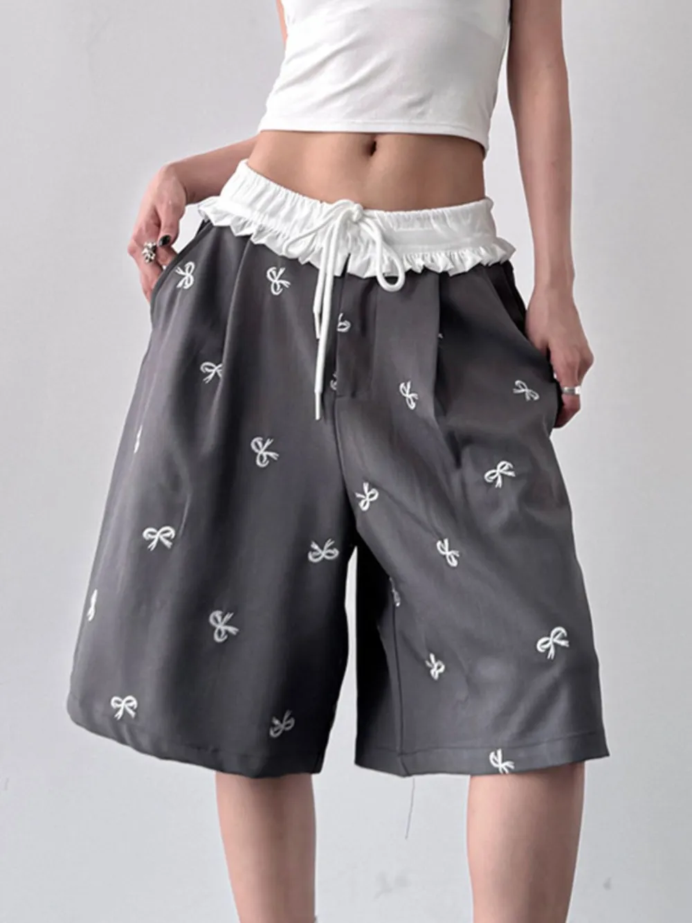 Bow Print Wide Leg Shorts with Contrast Ruffle Waistband, image 2