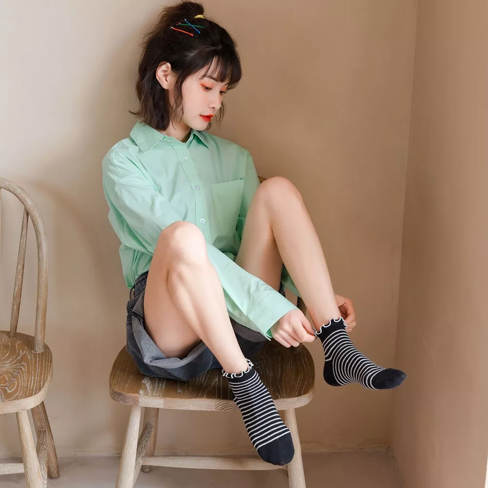 Ruffle Edge Ankle Socks, image 3