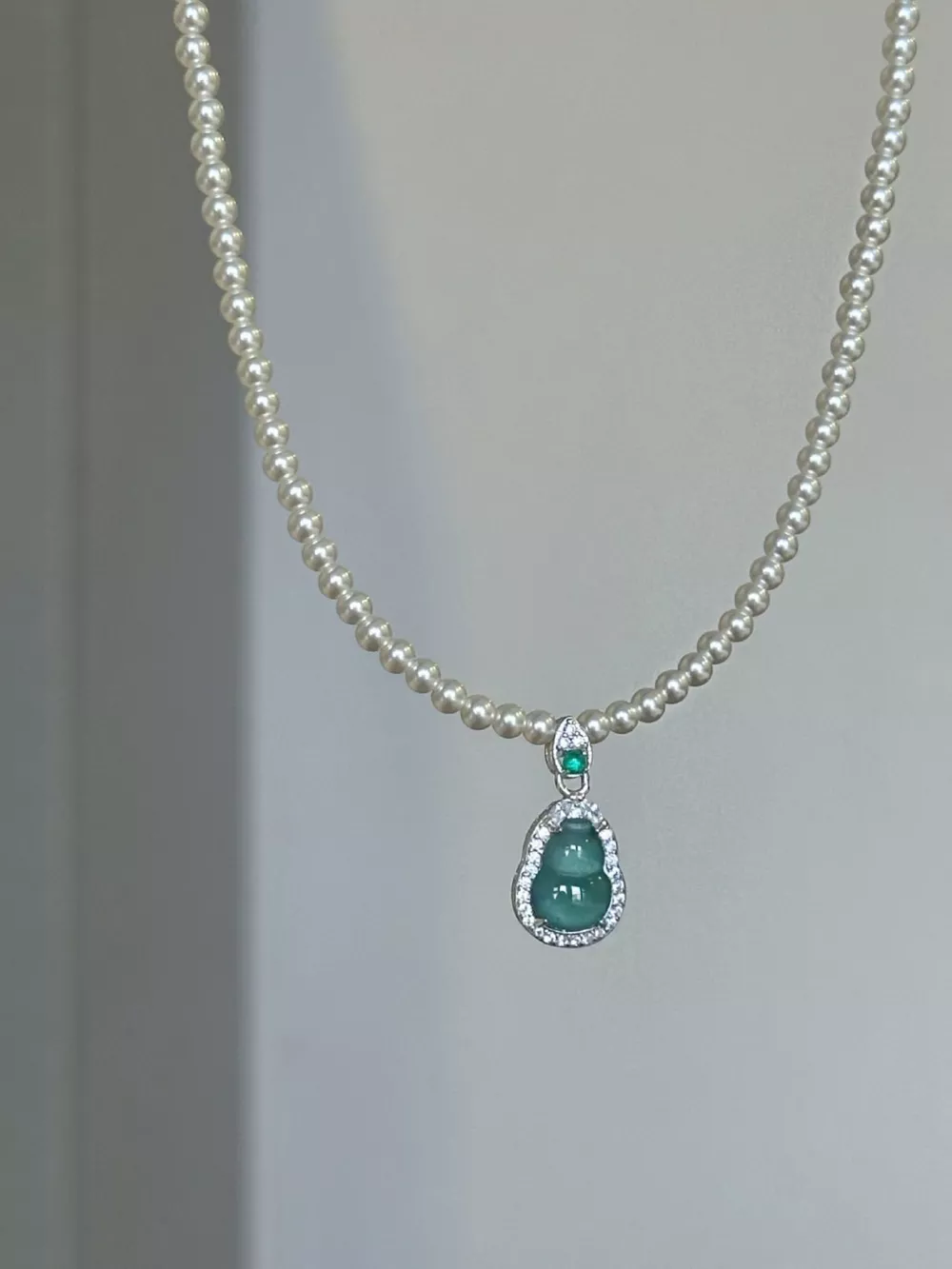 Gourd Pendant Pearl Necklace, image 2