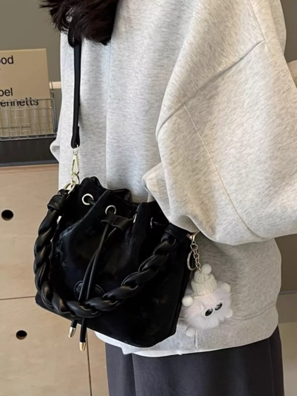 Chunky Chain Trim Drawstring Bucket Crossbody Bag, image 3