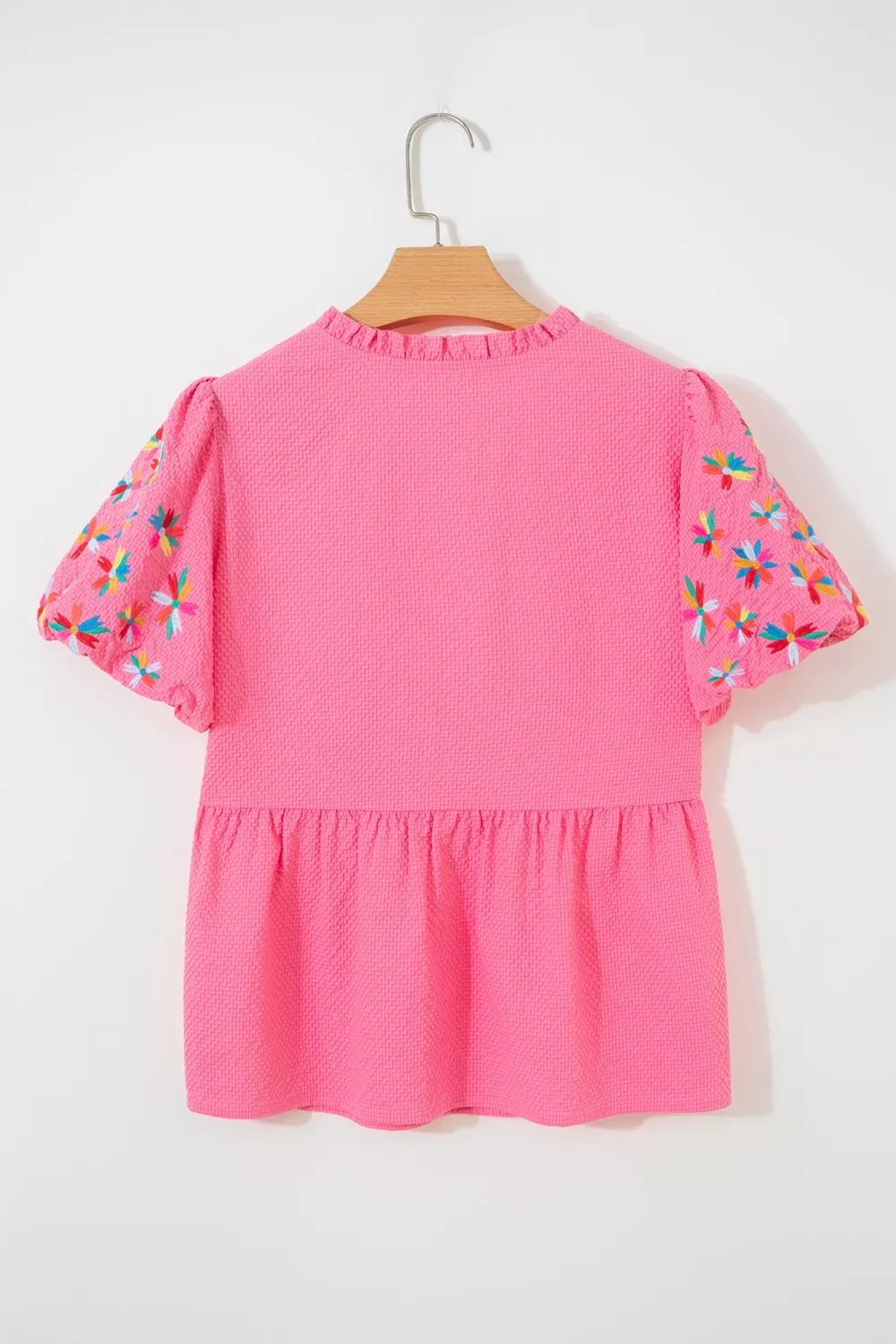 Frilled V Neck Flower Embroidered Puff Sleeve Textured Blouse, image 4