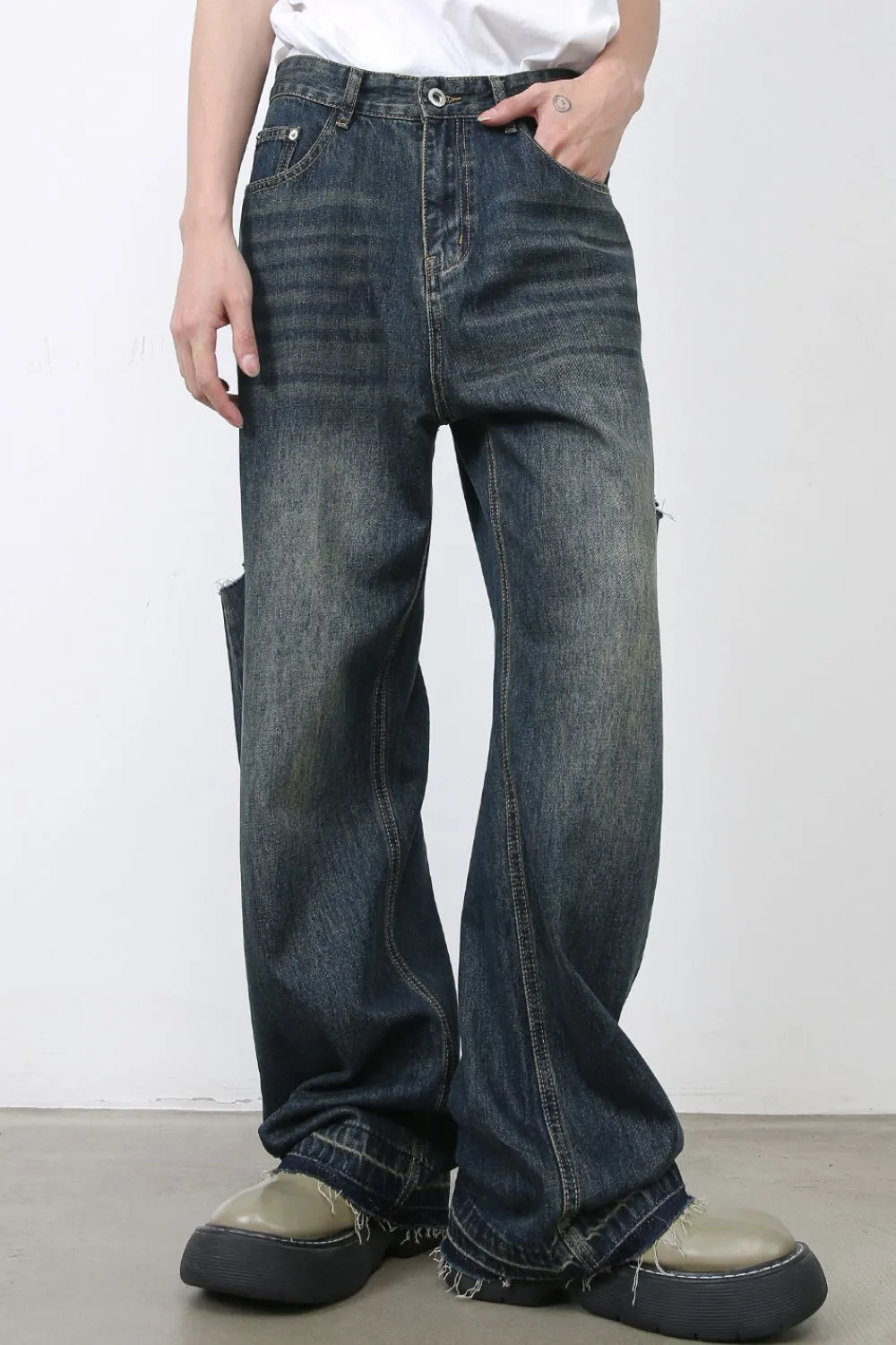 Men's Raw Hem Distressed Jeans with Pockets, image 2