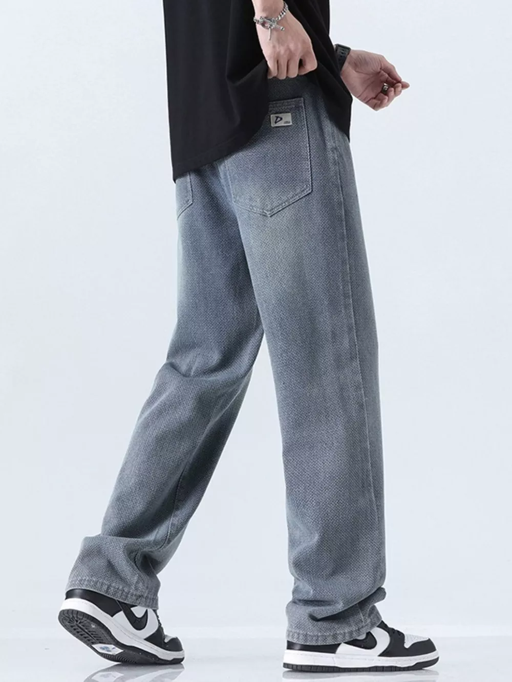 Men's Relaxed Fit Straight Leg Jeans, image 4
