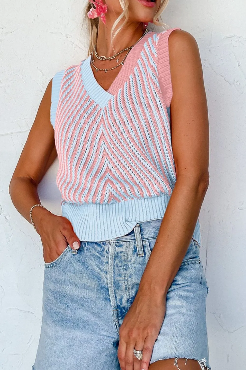 V-Neck Contrast Sweater Vest, image 2