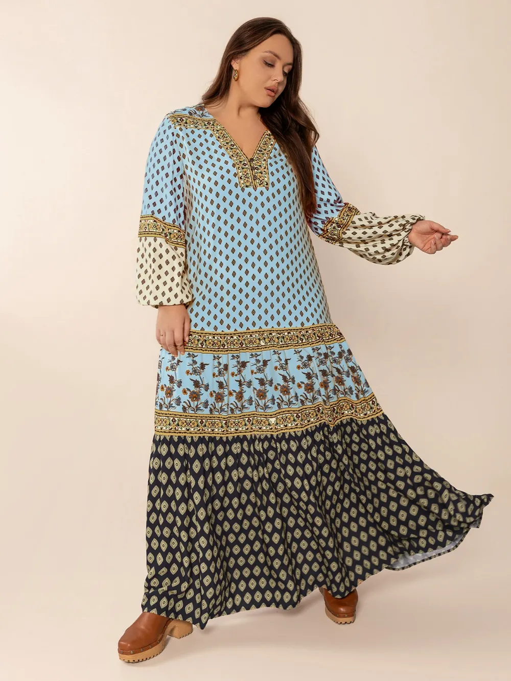 Plus Size Printed V-Neck Balloon Sleeve Maxi Dress, image 5