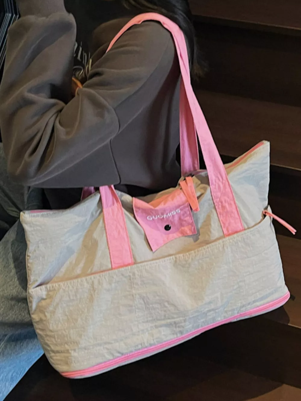 Two-Tone Lightweight Travel Bag, image 3