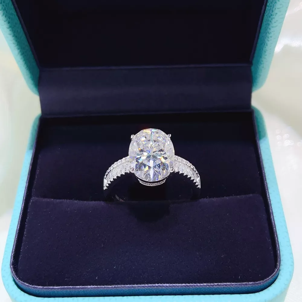 8 Carat 925 Sterling Silver Moissanite Ring, image 3