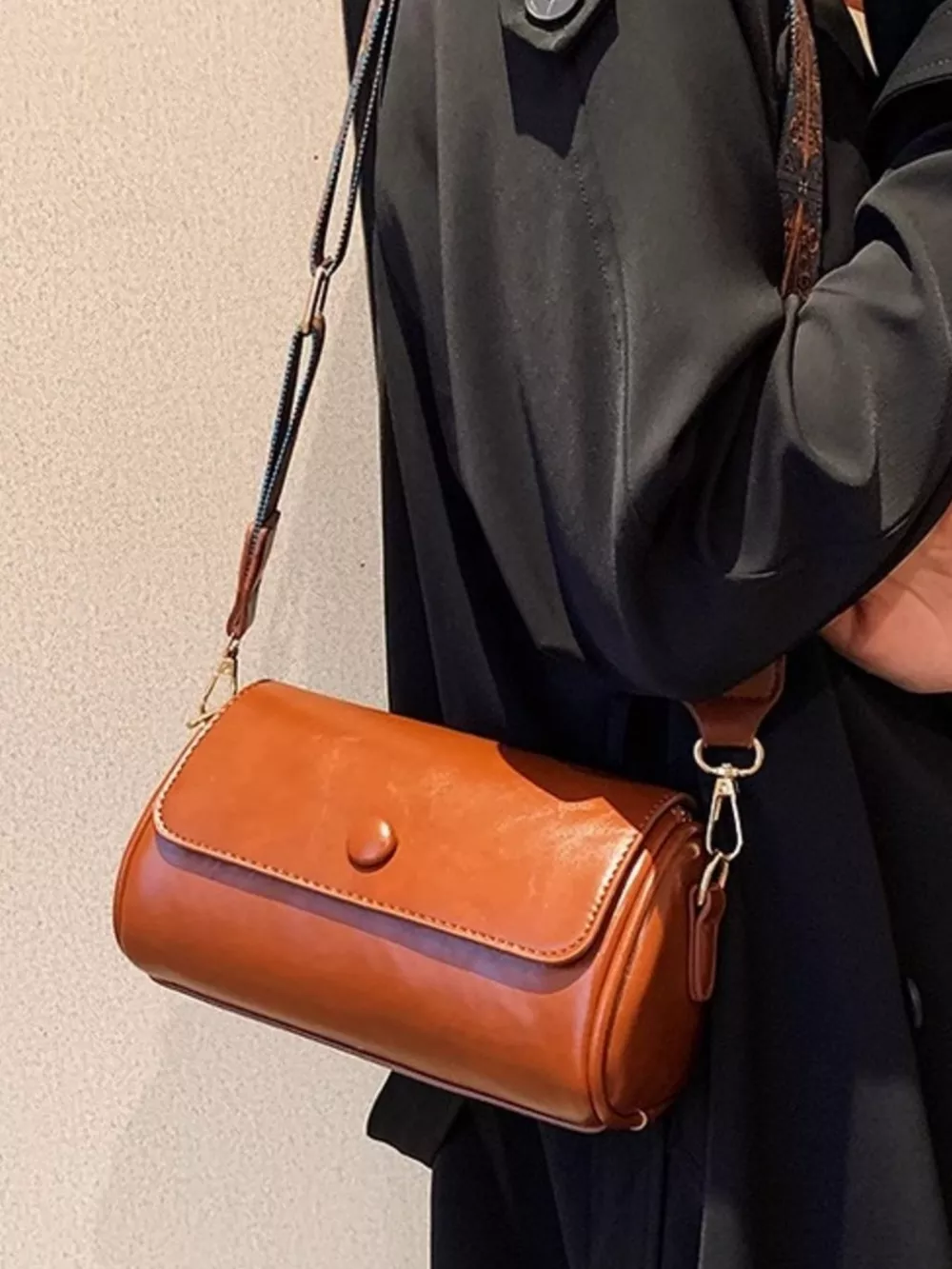 Wide Strap Leather Crossbody Bag, image 3