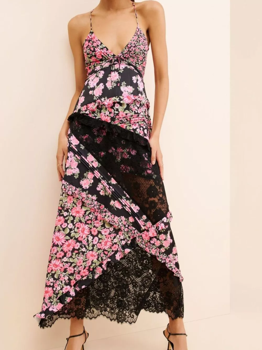 Lace Detail Ruffled Floral V-Neck Maxi Dress