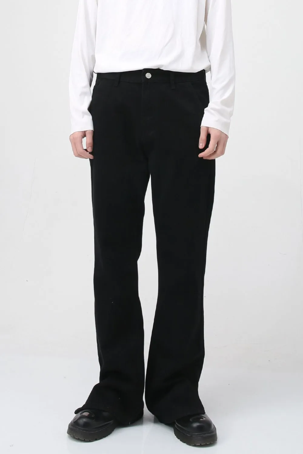 Mid Rise Jeans with Pockets