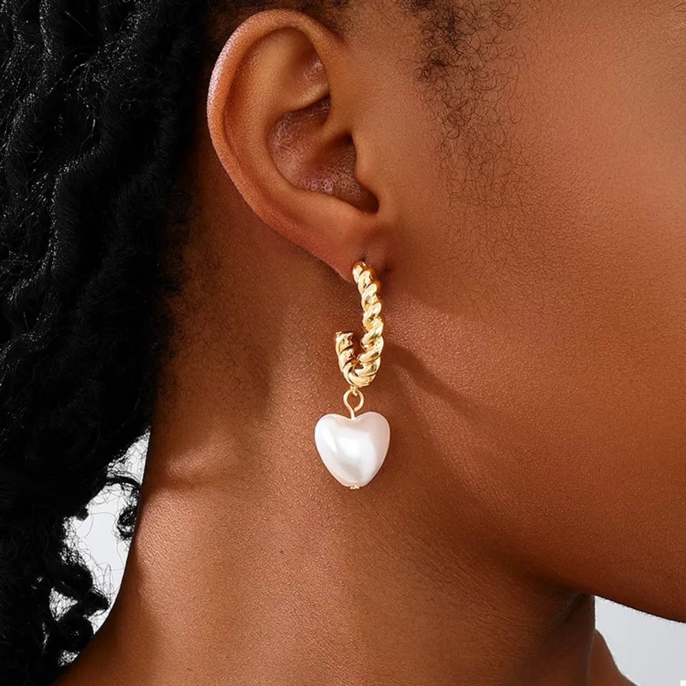 18K Gold-Plated C-Hoop Heart Earrings, image 5
