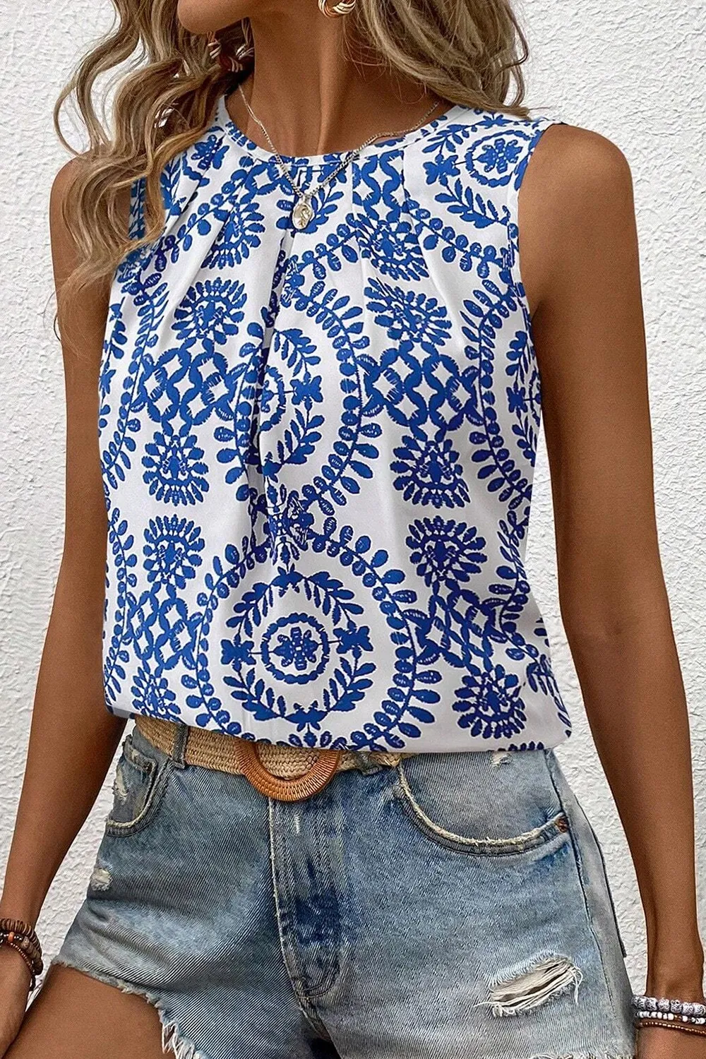Printed Crew Neck Sleeveless Top
