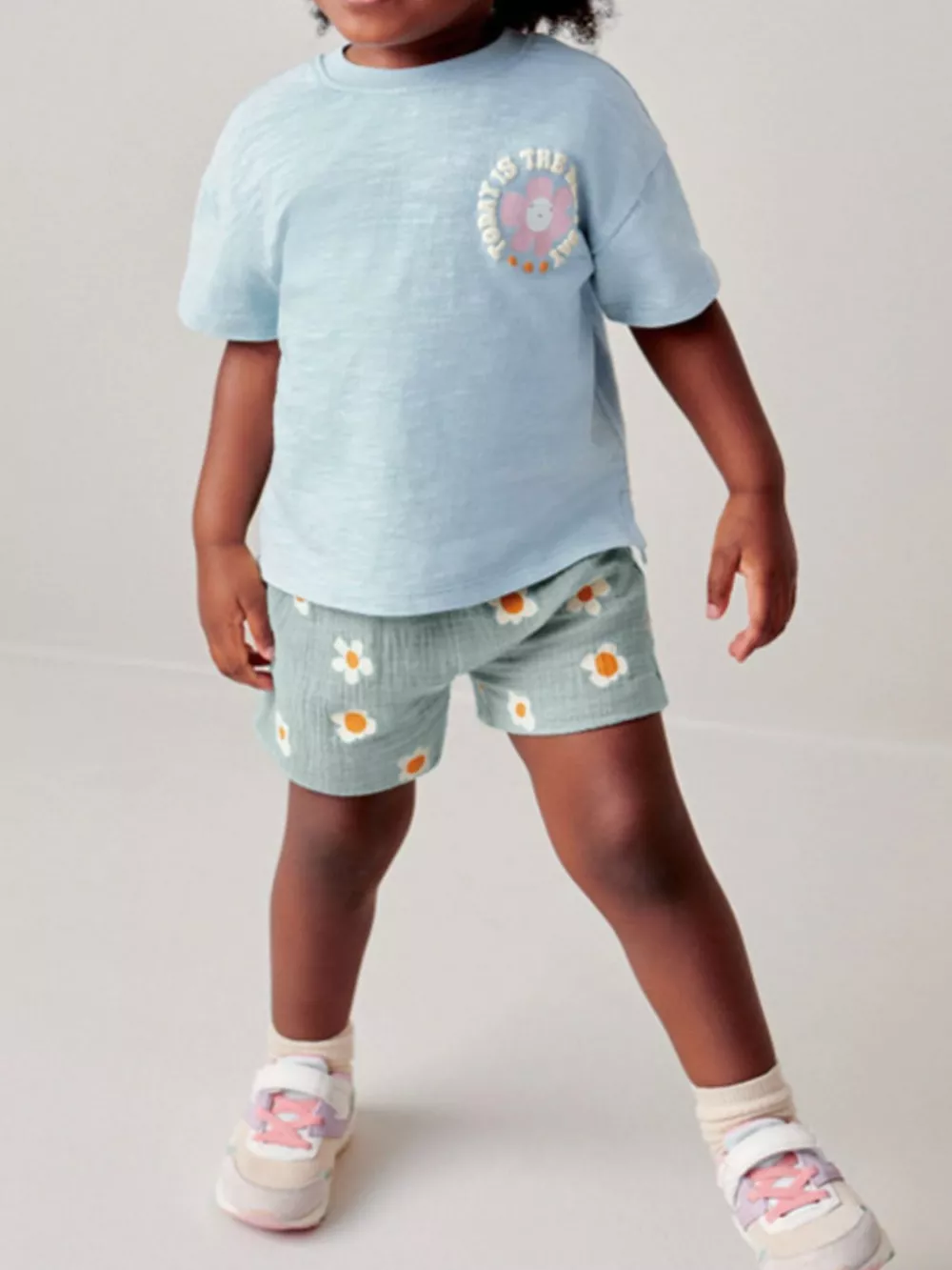 Children's Daisy T-Shirt and Shorts Set
