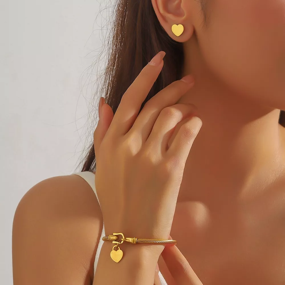 18K Gold-Plated Heart Earrings and Bracelet Jewelry Set