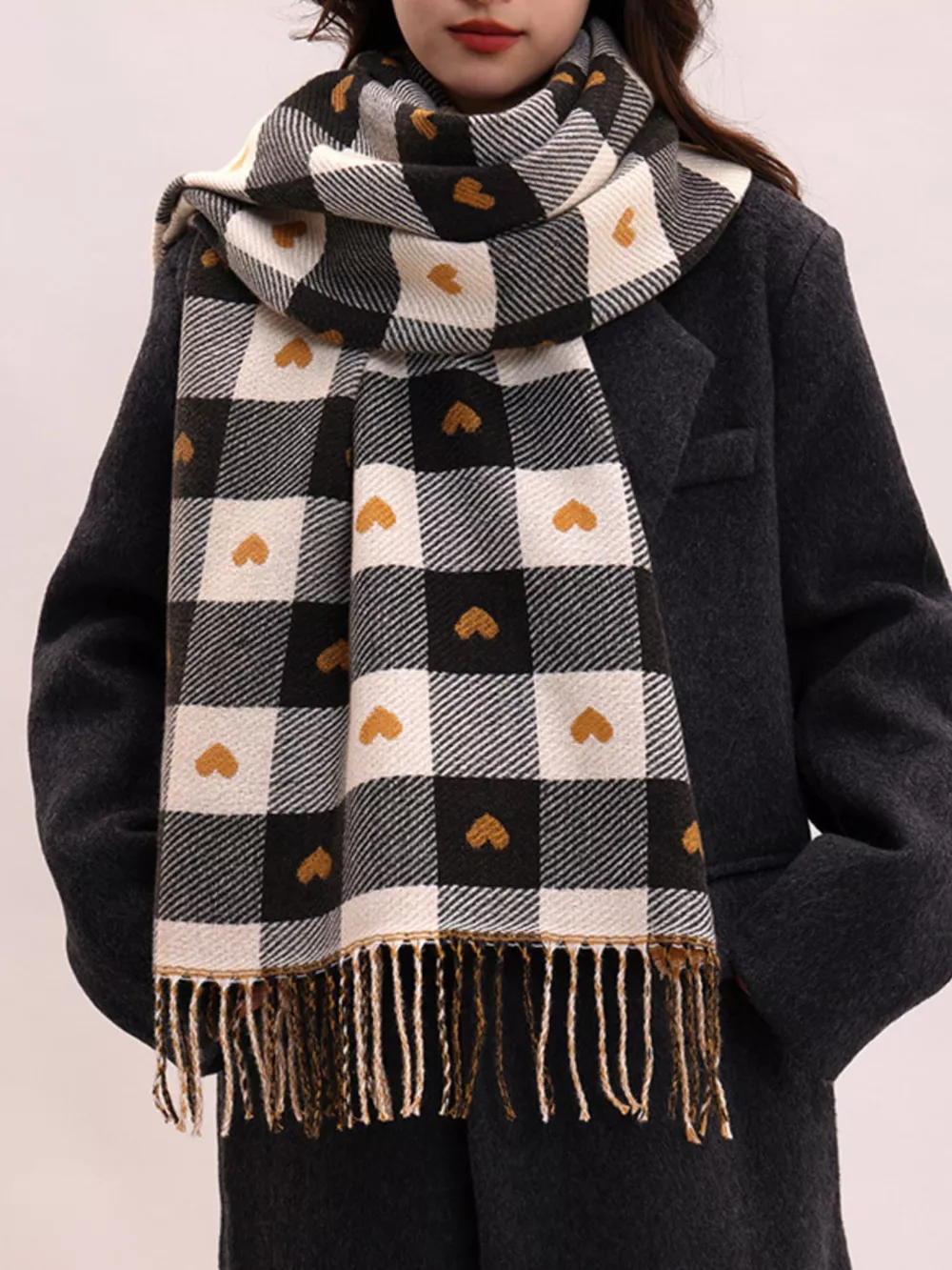 Heart Pattern Plaid Tassel Scarf