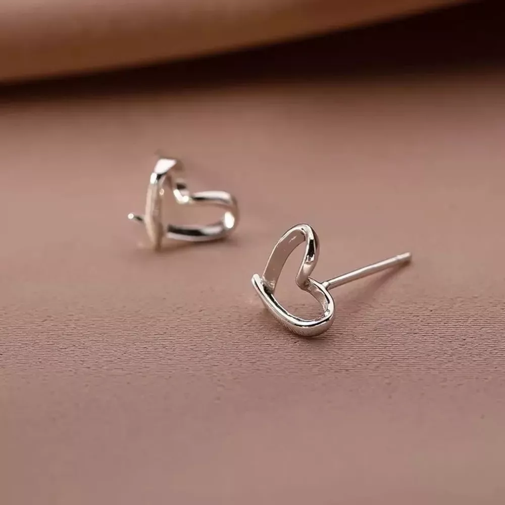 Heart-Shaped Stud Earrings, image 3