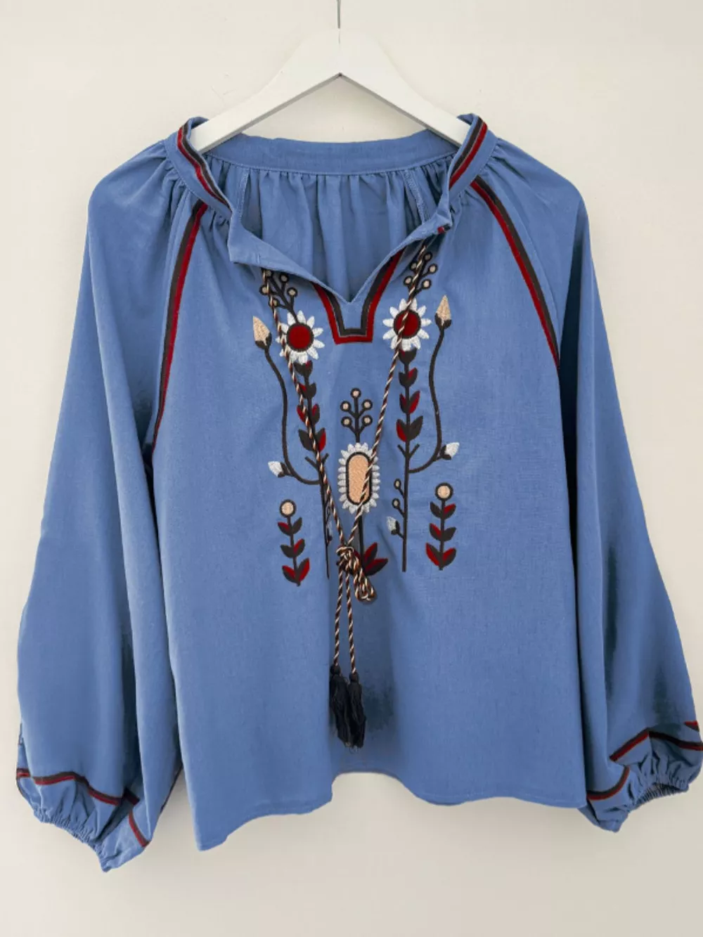 Floral Embroidered Split Neck Tassel Tie Puff Sleeve Blouse, image 3