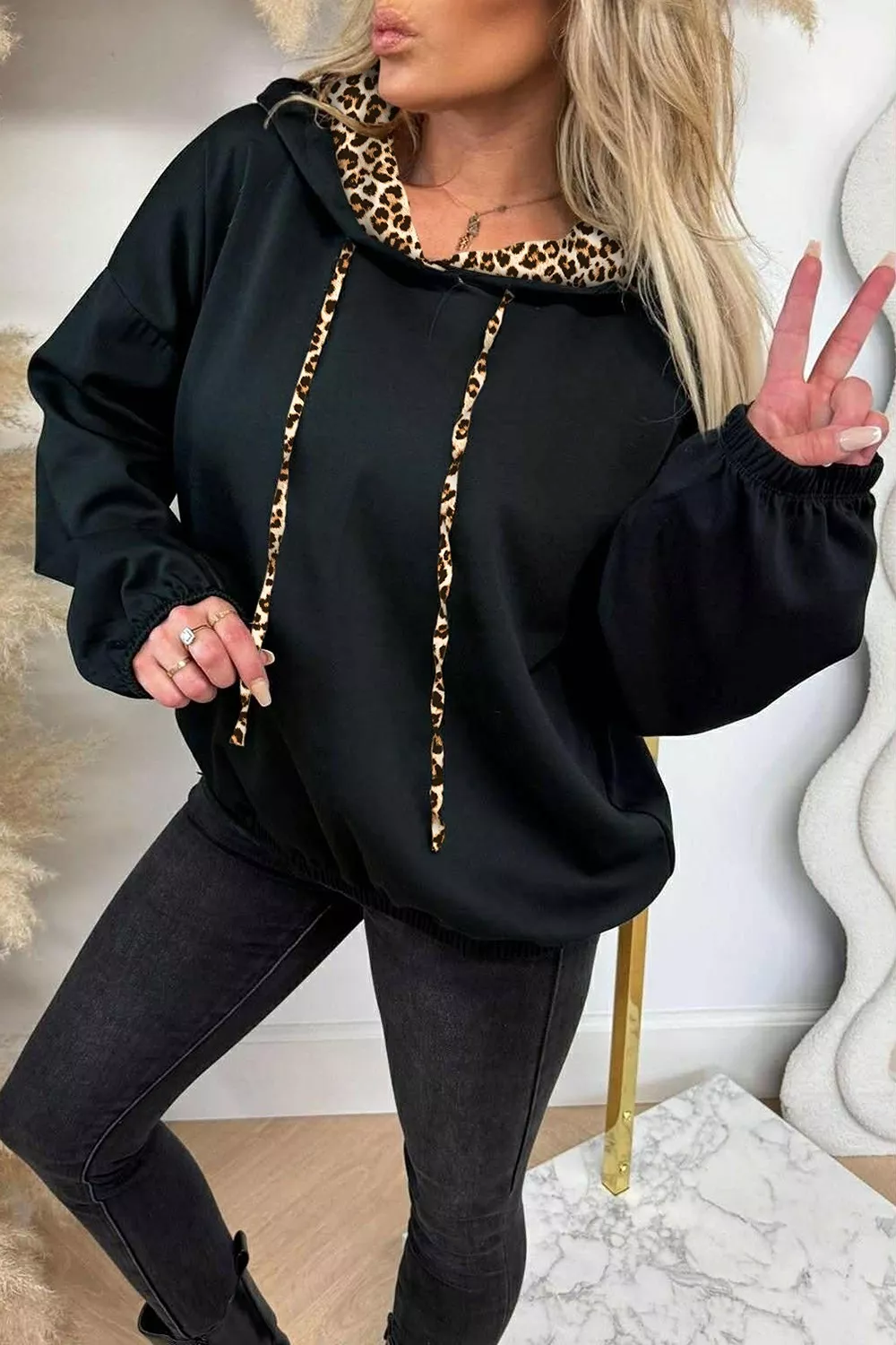Elastic Cuffs Leopard Contrast Drawstring Hoodie