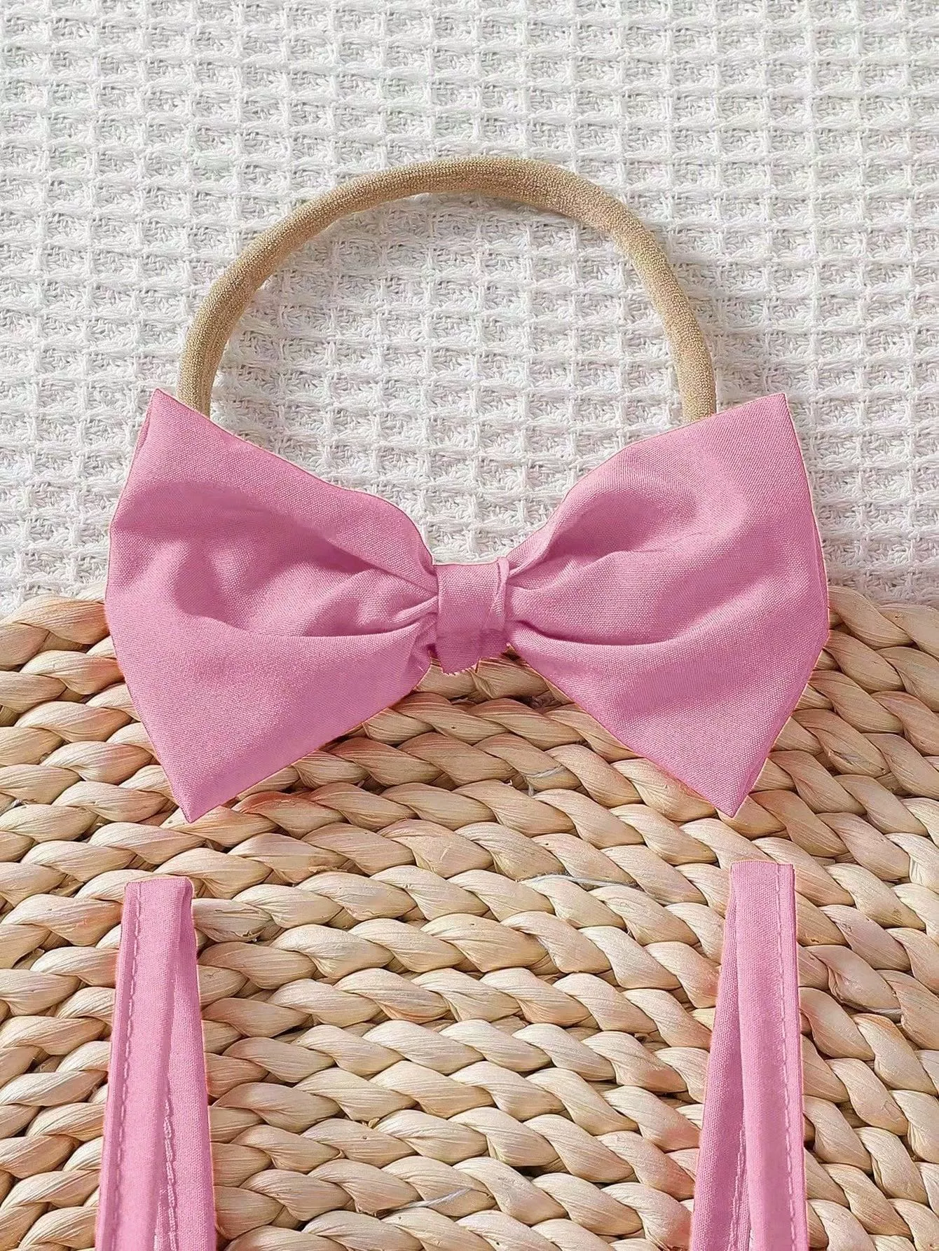 Children's Ruffle Top and Bowknot Denim Shorts Set with Headband, image 3